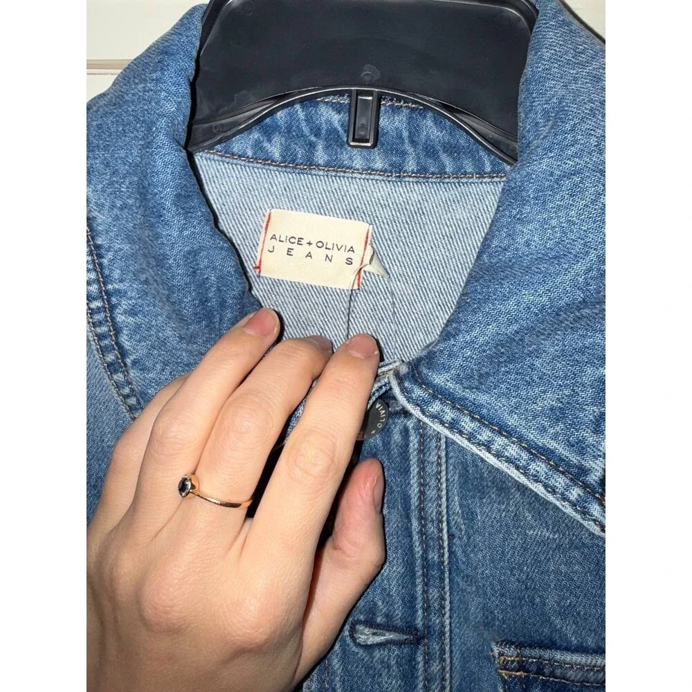 Alice + Olivia Tiff Denim Jacket – Ami Blue, Size M - Picture 5 of 6